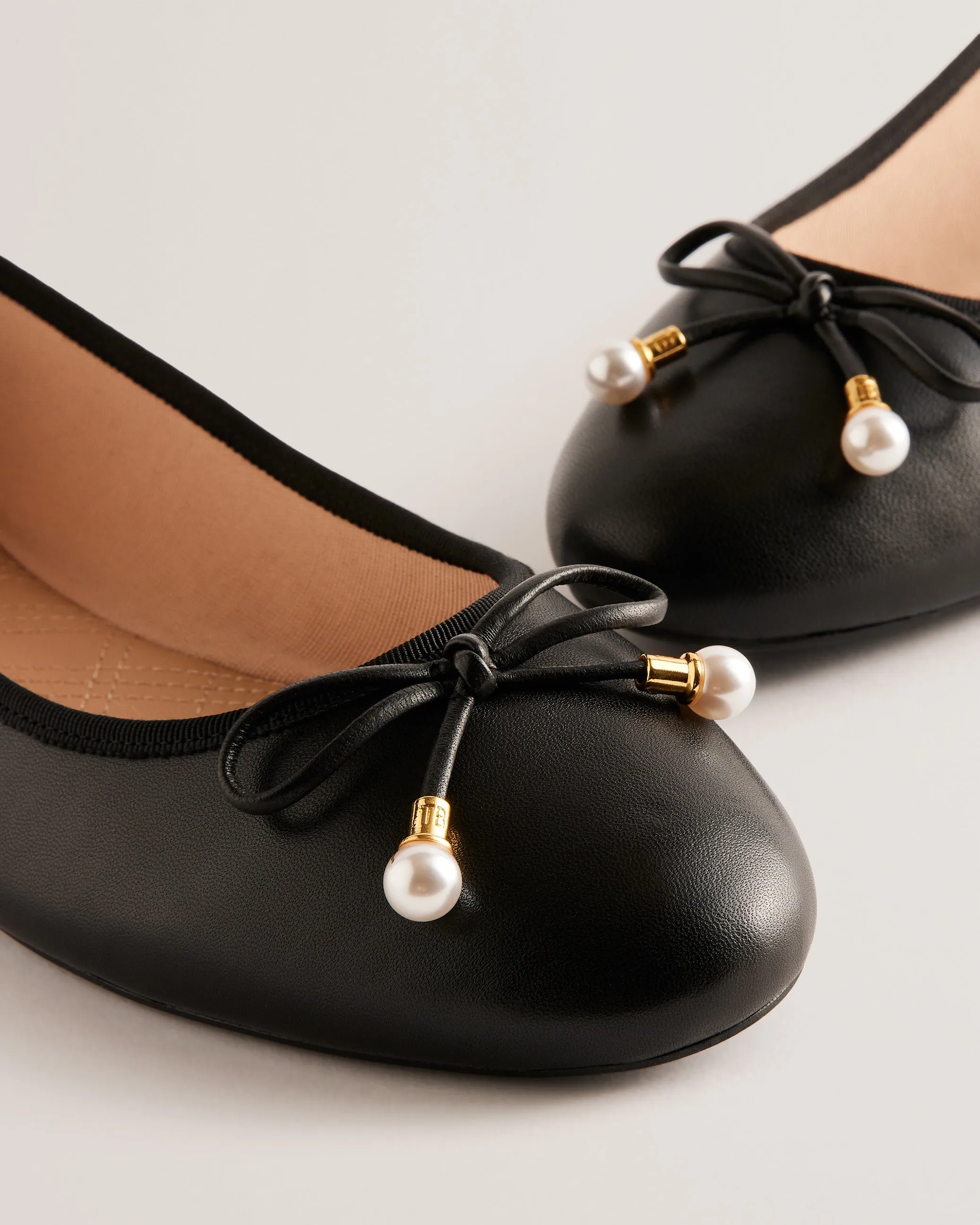 Ayvvah Bow Detail Leather Ballet Flats Black