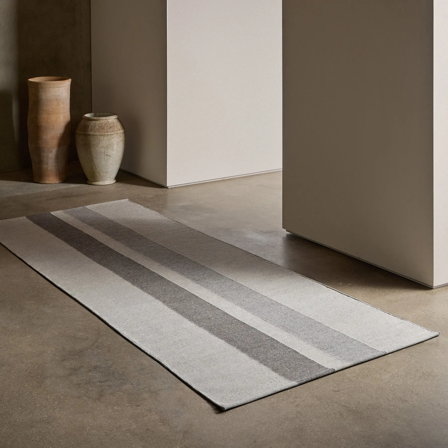 Double Stripe Runner - Natural/Grey