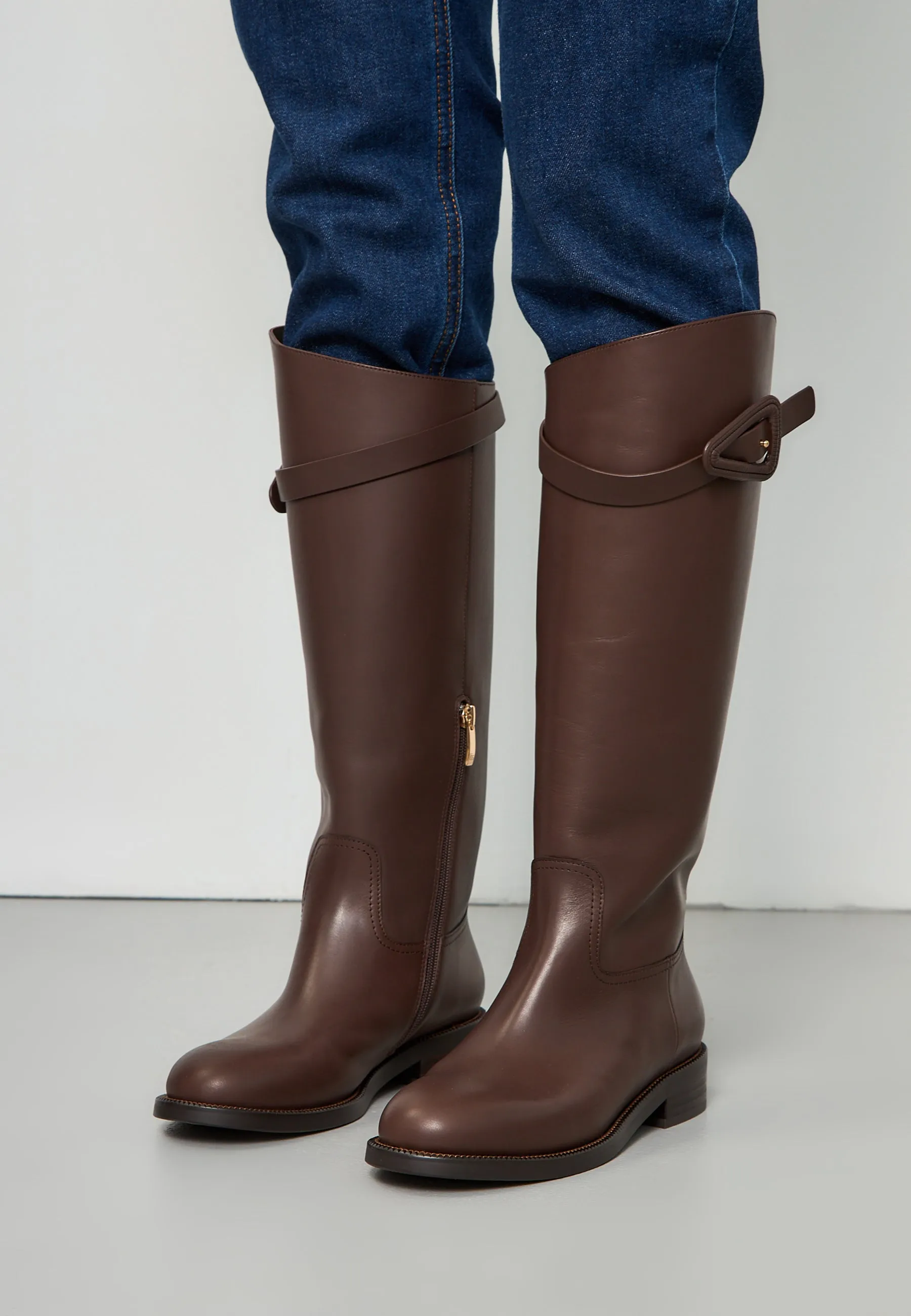 Elegant Riding Boots with Buckle Detail Zoe - Brown