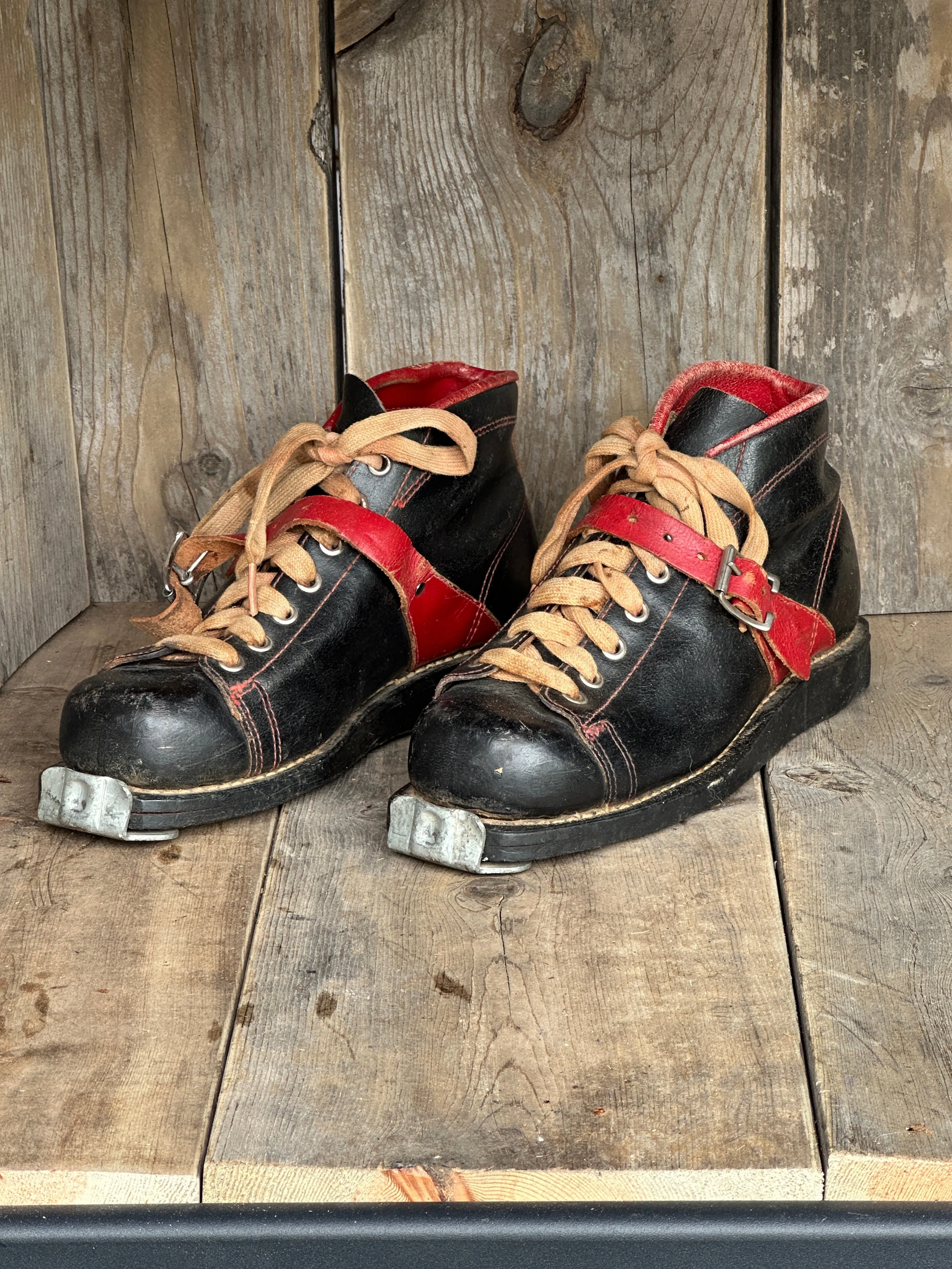 Vintage Black/Red Leather Ski Boots